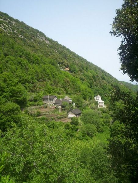 File:Lacu-athos3.jpg