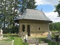 Manastirea Dragomirna biserica cimitir.jpg